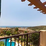 Panoramic Sea Views Penthouse Lägenhet